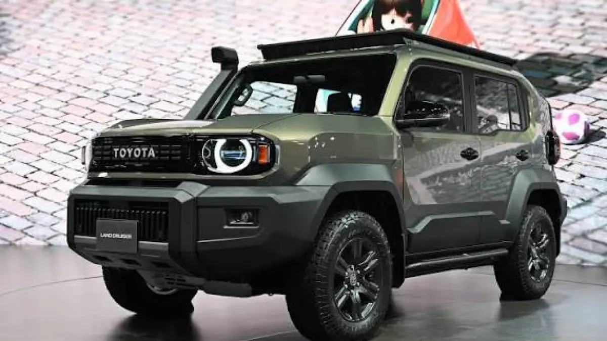 Membahas kehebatan platform modular IMV 0 pada Toyota Rangga yang disulap menjadi Baby Land Cruiser. Sangat praktis, tangguh, dan mudah dimodifikasi!