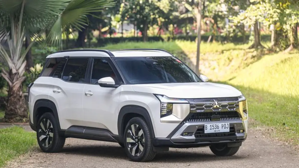 Mitsubishi Destinator 2026 hadir dengan mesin turbo 163 PS, torsi 250 Nm, kabin 7 penumpang, ADAS lengkap dan harga mulai Rp402 juta (Pinterest).