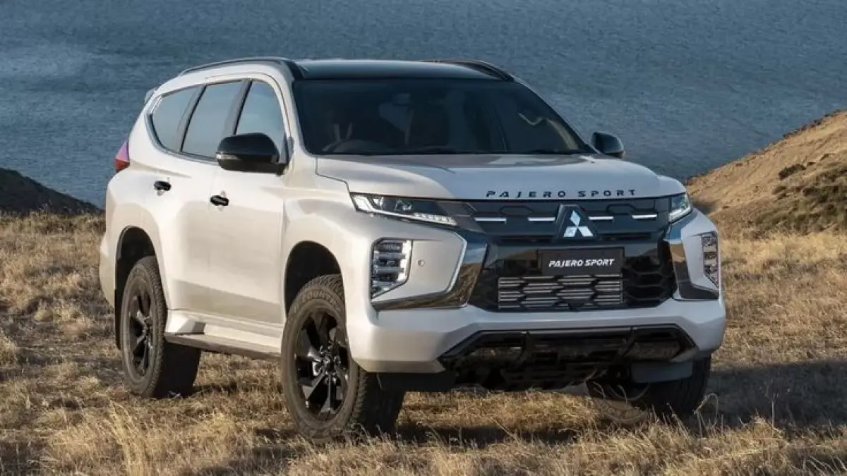 Mitsubishi Pajero disebut segera reborn. Teaser generasi terbaru mulai bermunculan dengan konsep SUV petualang dan beberapa varian (Pinterest).