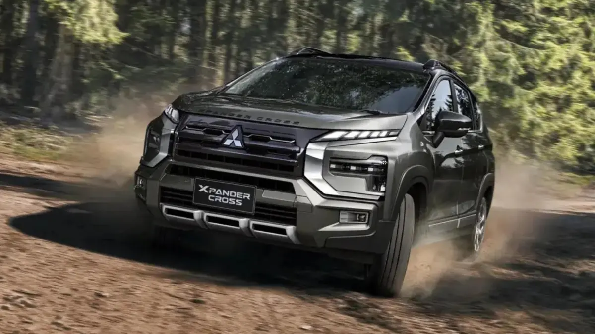 Mitsubishi Xpander Cross CVT Premium 2026 dibanderol Rp371 juta OTR Jabodetabek. Simak spesifikasi, fitur, garansi, dan promo pembeliannya (Pinterest).