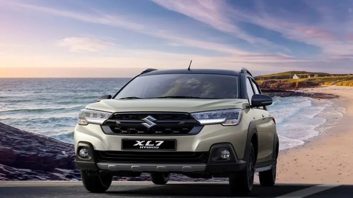 Suzuki XL7 Facelift 2026 hadir dengan grill baru, kamera 360, head unit lebih lengkap, serta kenaikan harga yang dinilai masih wajar (Pinterest).