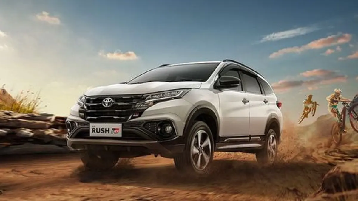 Toyota Rush 2026 dirumorkan hadir dengan versi hybrid, sistem 4WD dan Toyota Safety Sense. Harganya diprediksi mulai Rp288 juta (Pinterest).