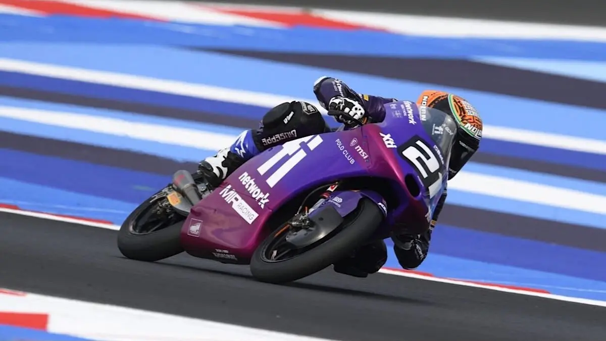 Moto3 San Marino 2026 berlangsung 20 lap di Misano. Veda Ega Pratama datang dengan 97 poin dan menempati posisi ketujuh klasemen.(pinterest)