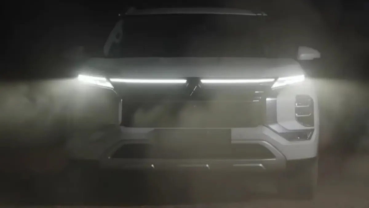 Mitsubishi Pajero terbaru 2026 resmi terungkap dengan ladder frame Triton, S-AWC, mesin diesel 2,4 liter, dan Multi Meter digital.