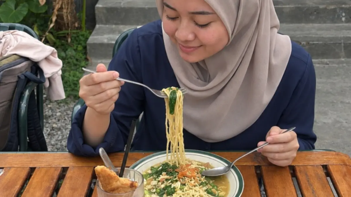 MANIS DAN GURIH: Bakmi jawa termasuk makanan tradisional yang digemari anak-anak dan orang tua serta bisa disajikan di warung kali lima hingga restoran.(AMALIA RIZKY IP/RADAR TRENGGALEK)