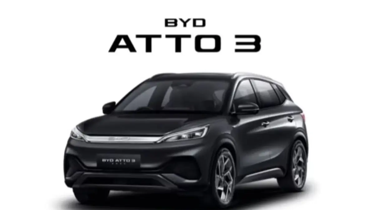BYD Seal 2026-2027 hadir dengan baterai 82,5 kWh, range 354 mil, fitur baru, dan akselerasi 3,8 detik. Simak spesifikasi lengkapnya.