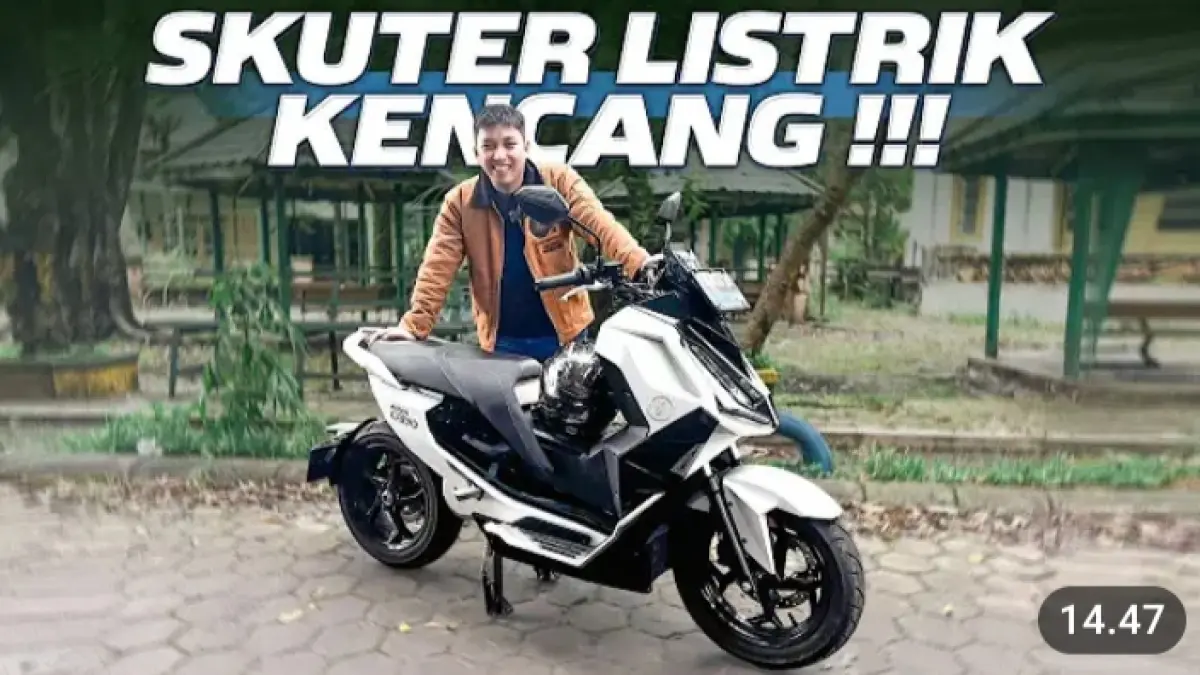 Alva Cervo tampil futuristis dan bertenaga. Simak fitur, performa, hingga kekurangannya sebelum memilih motor listrik ini.
