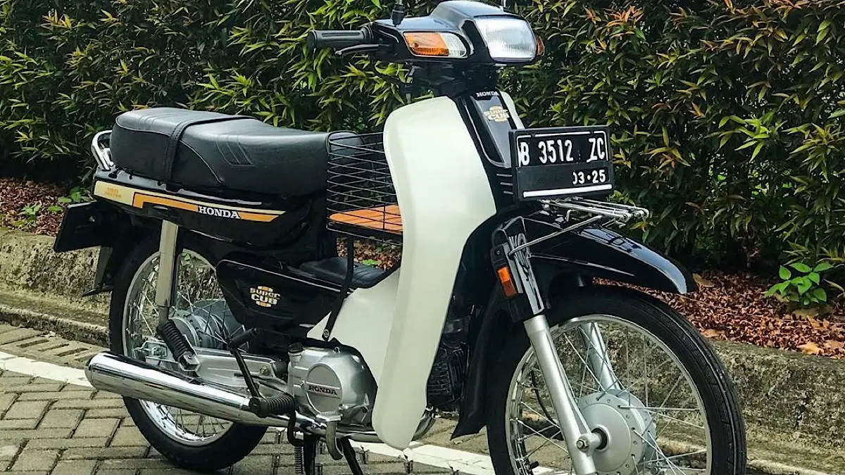 GPX Rock 110 tampil dengan desain retro, lampu full LED, panel digital, mesin 110 cc, dan harga sekitar Rp16 jutaan.(pinterest)