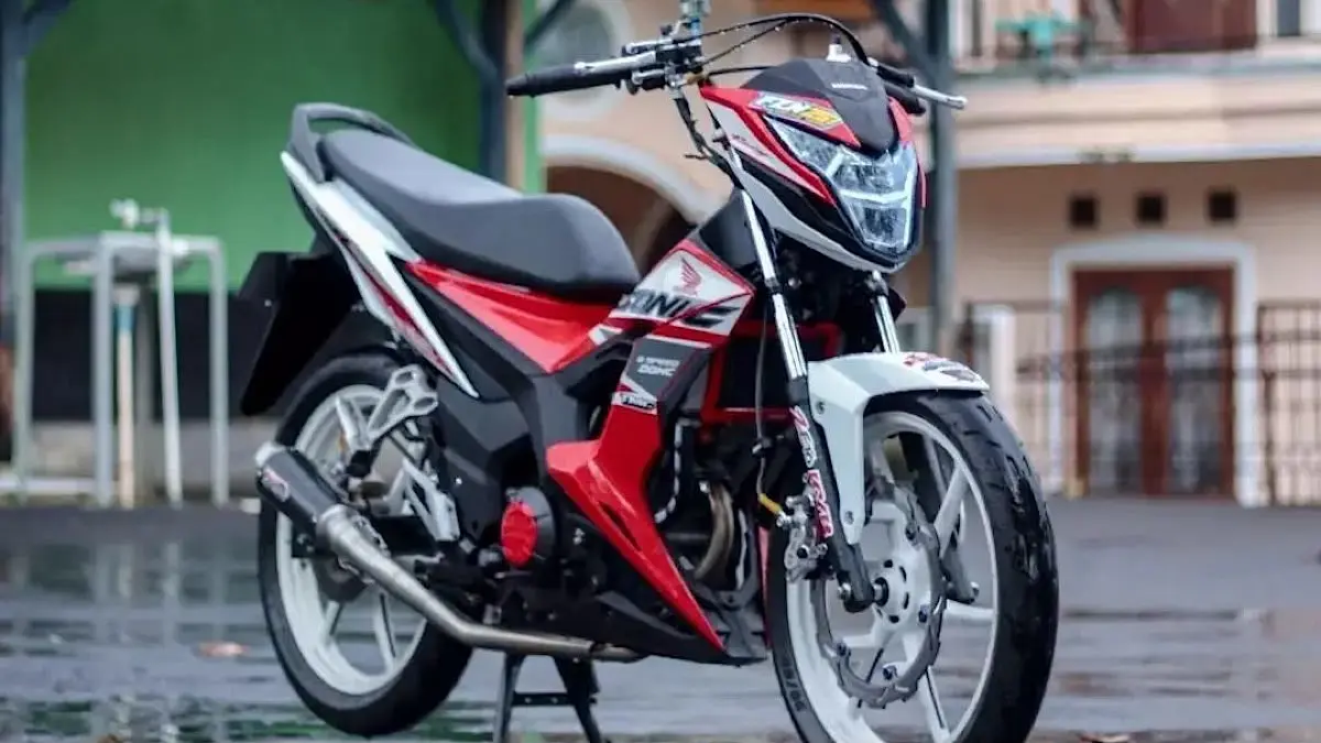 Honda Sonic 185R disebut membawa mesin 185 cc DOHC 6 percepatan dengan tenaga 20 PS dan desain yang lebih agresif.(pinterest)