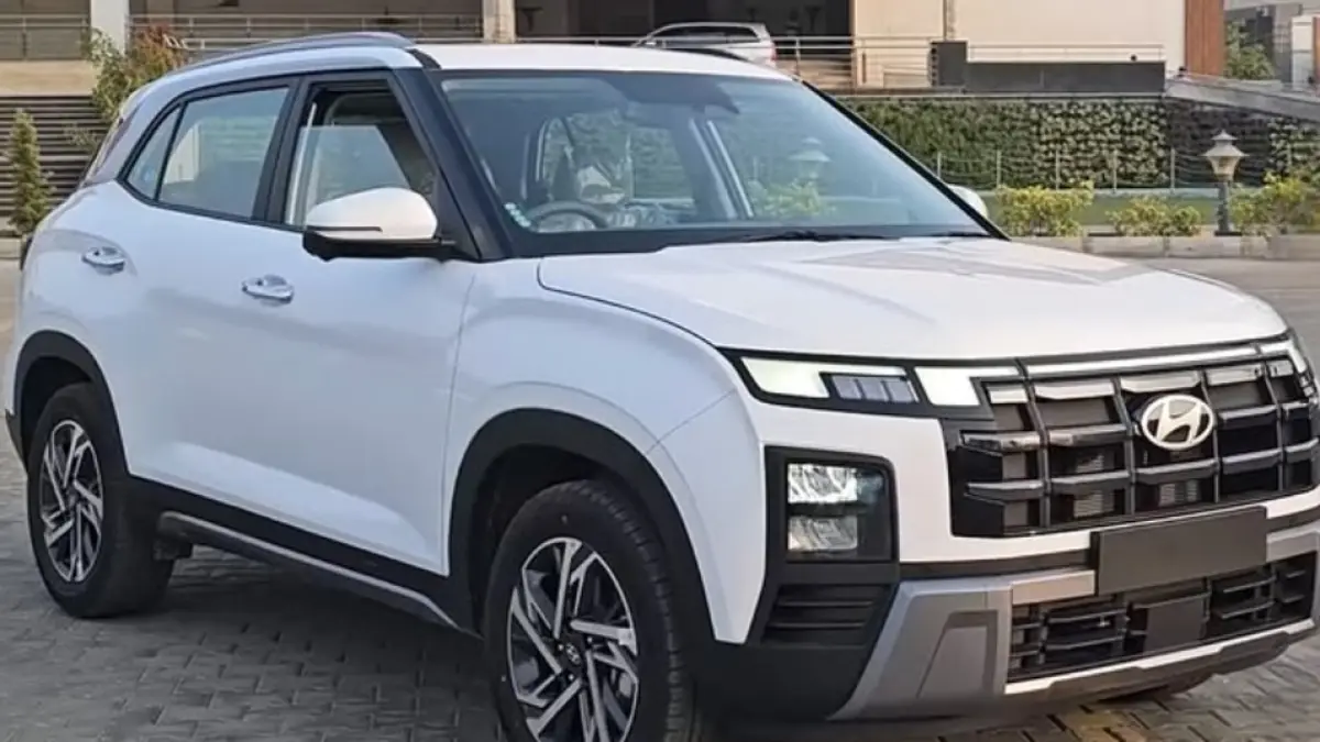 Hyundai Creta generasi terbaru tampil modern dengan desain elegan dan teknologi terintegrasi. Simak gambaran SUV masa depannya!