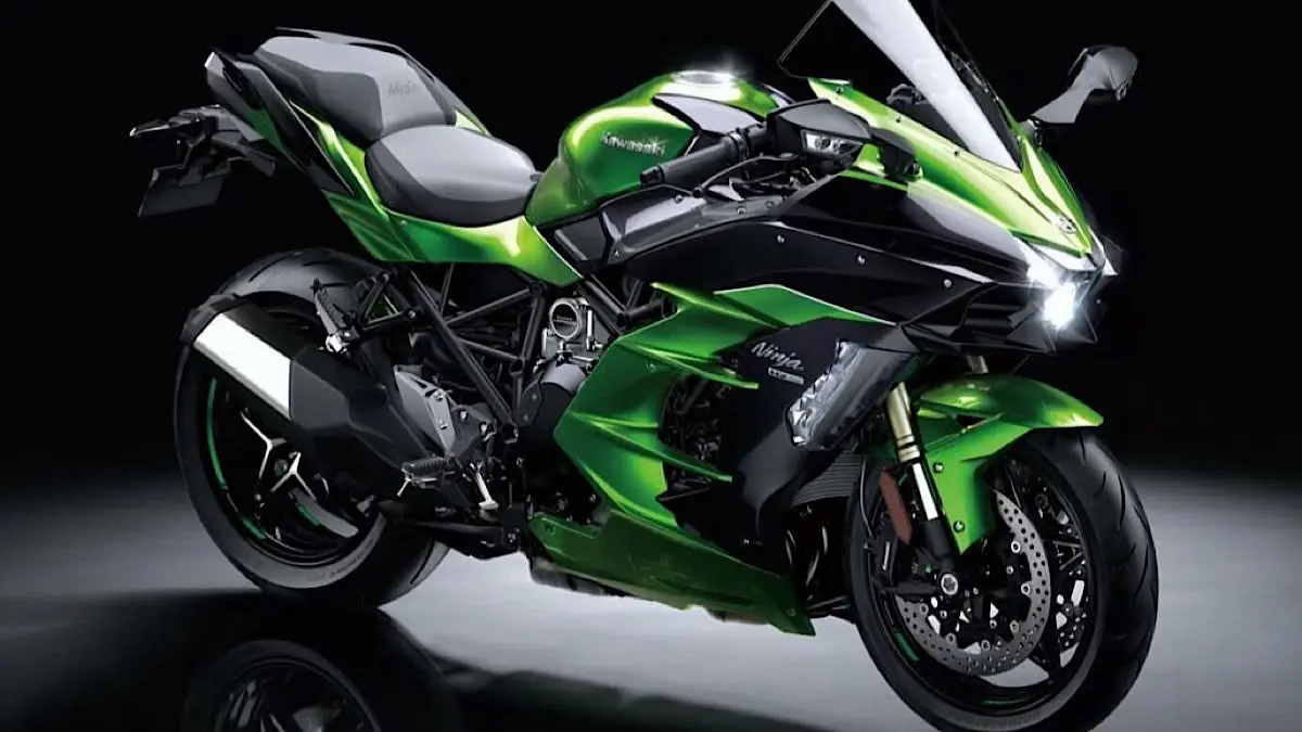 Kawasaki Ninja 250 FI 2027 disebut tetap memakai mesin 248 cc, tetapi tenaga dan torsi di atas kertas sedikit berbeda.(pinterest)