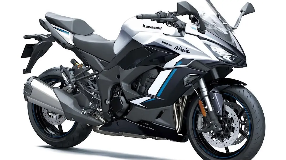 Kawasaki Ninja ZX-25R SE 2027 tampil dengan livery baru Metallic Matte Gray, tetapi mesin 4 silinder dan fitur unggulannya tetap.(pinterest)