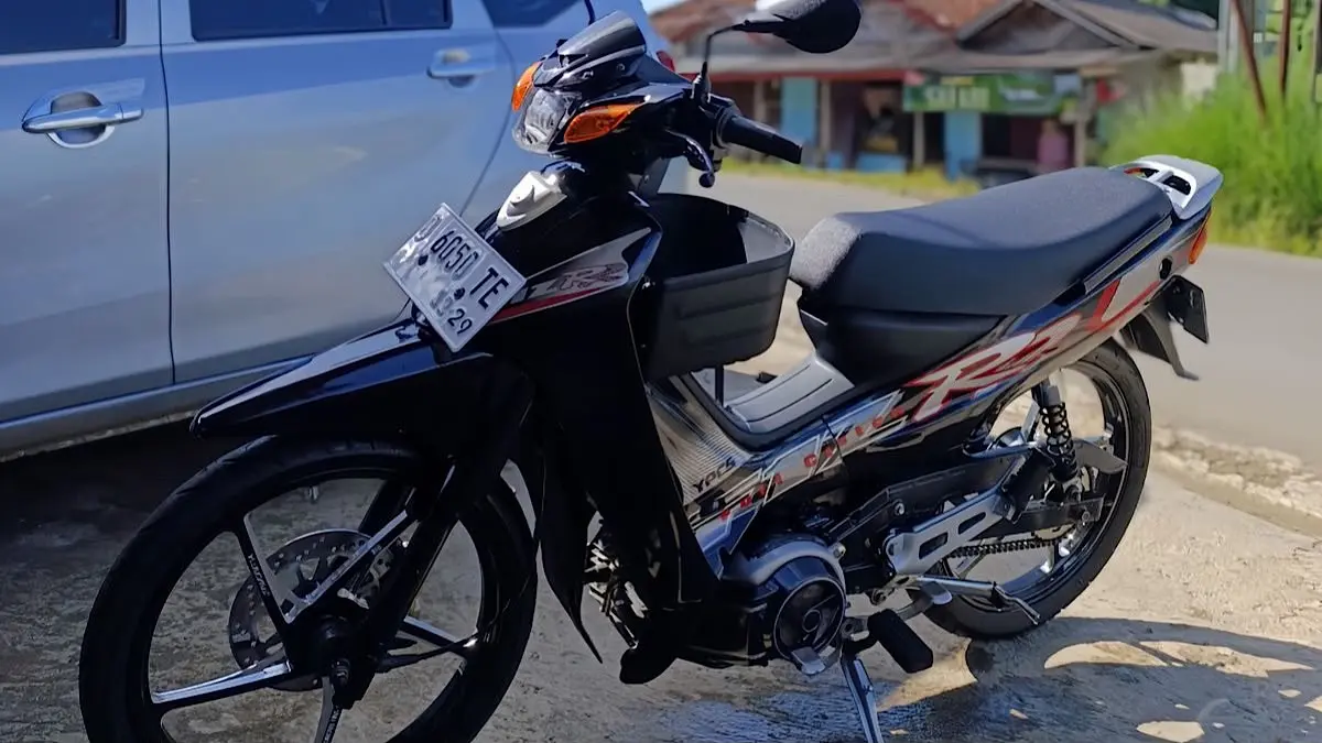 Yamaha F1ZR disebut kembali dengan mesin 4-tak, desain agresif, full LED, dan panel digital modern.(pinterest)
