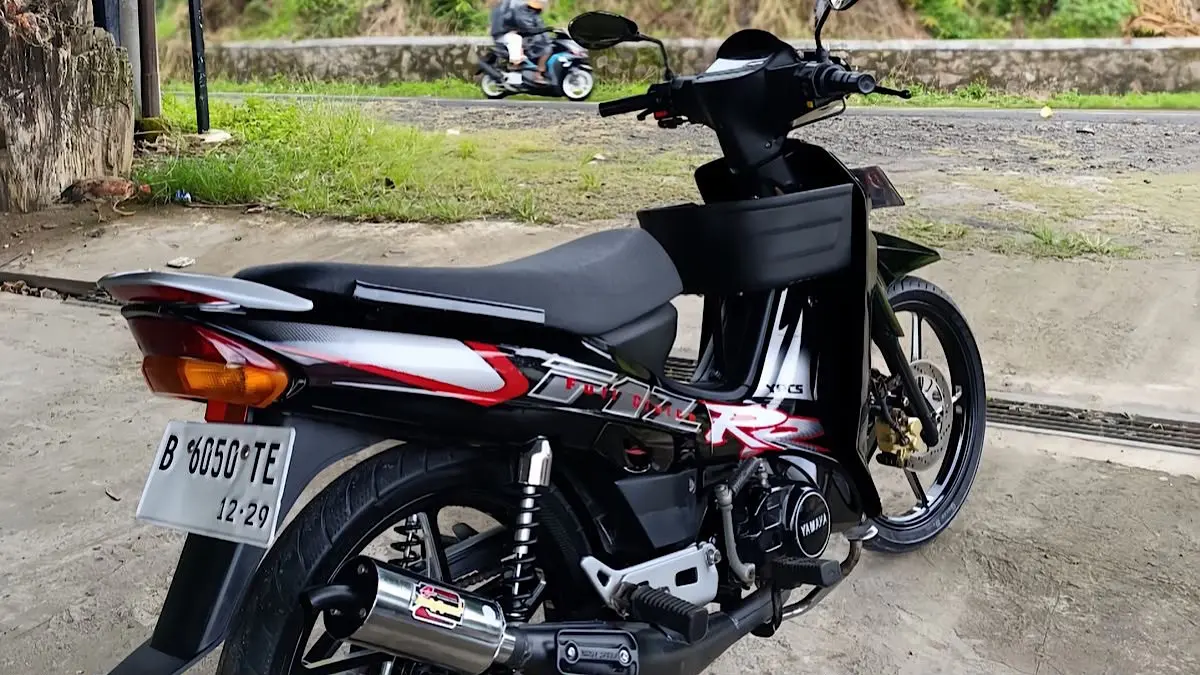 Yamaha F1ZR disebut kembali dengan mesin 4-tak, desain agresif, full LED, dan panel digital modern.(pinterest)