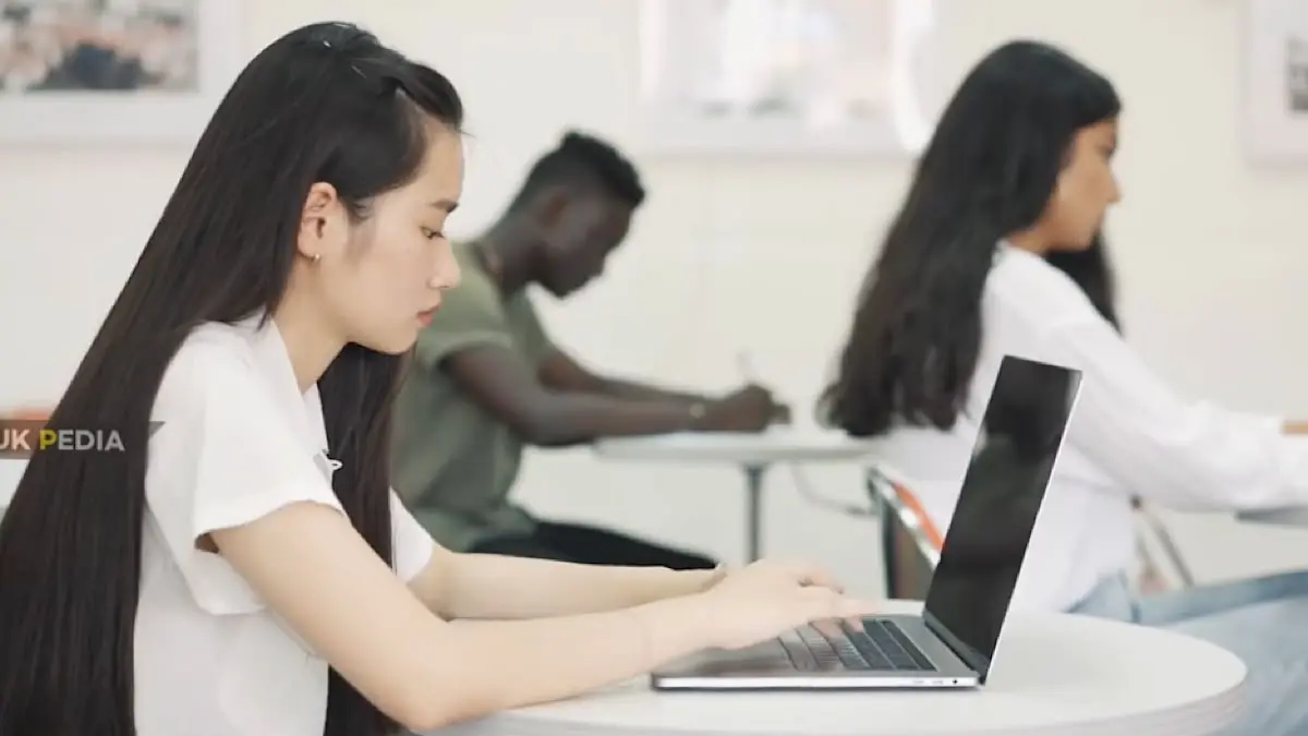 Laptop murah untuk mahasiswa 2026 tersedia mulai Rp2 jutaan, dengan pilihan hybrid, ringan, Full HD, hingga Ryzen 5.(sc youtube)