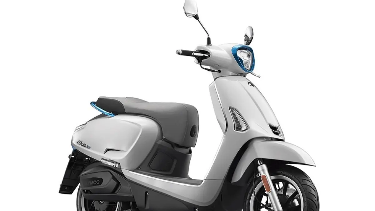 Indomobil E-Motor Sprinto hadir dengan jarak tempuh 110 km, touchscreen, keyless, dan fitur modern untuk mobilitas harian.