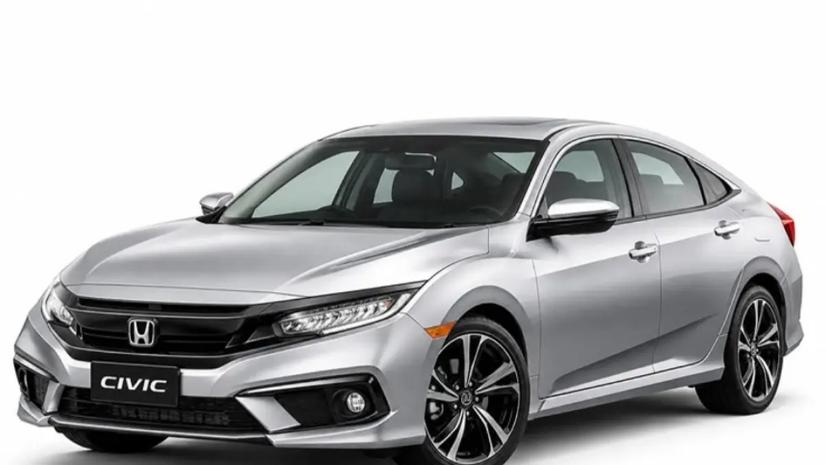 Honda Civic hatchback modifikasi ini tampil agresif dengan tenaga 265 HP, BBK, pelek racing, karbon hingga audio upgrade.
