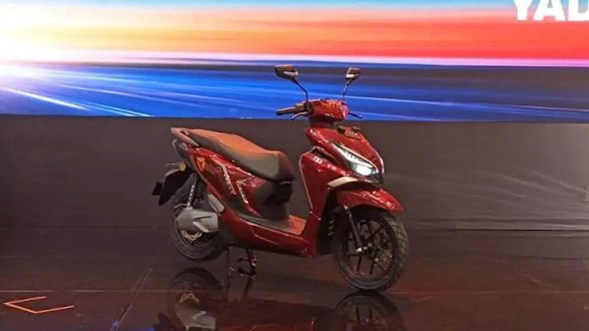 Uwinfly M135H menawarkan dual baterai lithium, klaim jarak tempuh 180 km, kecepatan 105 km/jam, fast charging, dan fitur aplikasi pintar.