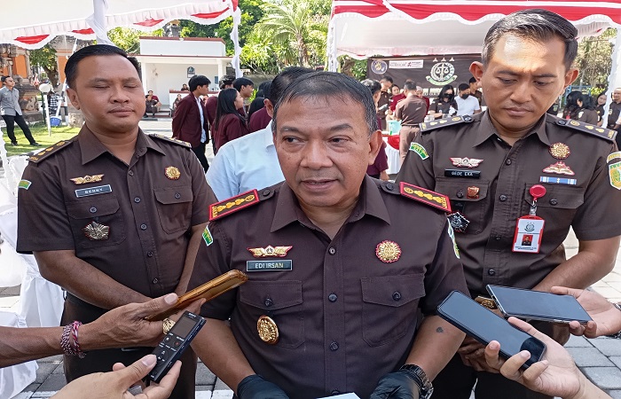 Kajari Buleleng, Edi Irsan Kurniawan sebut legal opinion Bukit Ser sudah diserahkan ke Dinas PUTR Buleleng.