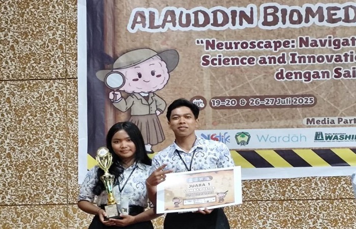 Siswa Smandapura berpose usai menyabet juara di ajang Alauddin Biomedical Olympiad (ABO) 2025 beberapa waktu lalu.