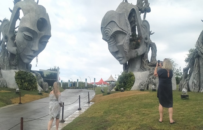 Suasana di kawasan Nuanu Creative City di Pantai Nyanyi Desa, Beraban, Kediri, Tabanan, Bali.