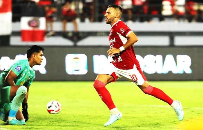Mirza Mustafic berhasil cetak gol dari titik penalti pada menit ke-65 yang berbuah kemenangan Serdadu Tridatu.