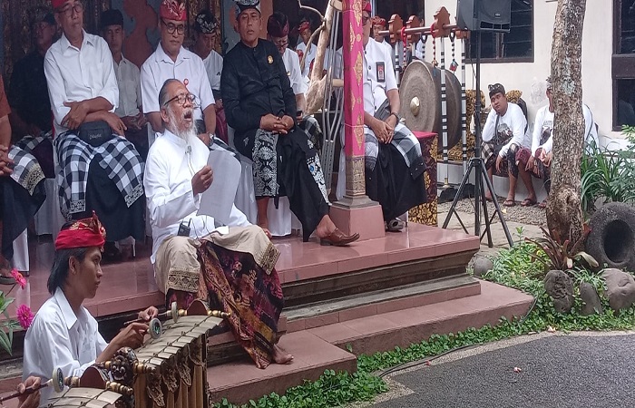 Kunjungan Menteri Kebudayaan RI Fadli Zon di kediaman Sang Maestro Seni Tabanan, I Gusti Putu Bawa Samar Gantang di Jero Tengah di Jalan Kenangan Nomor. 7 Banjar Tegal Belodan Desa Dauh Peken, Tabanan