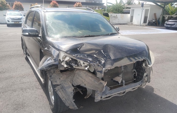 Kondisi mobil usai terlibat kecelakaan di Desa Bugbug, Senin (15/9) kemarin.