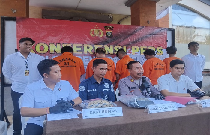 Polisi menangkap para pelaku kejahatan di Badung, Bali. Mulai dari kasus jambret yang dilakukan WNA Nigeria hingga curanmor.