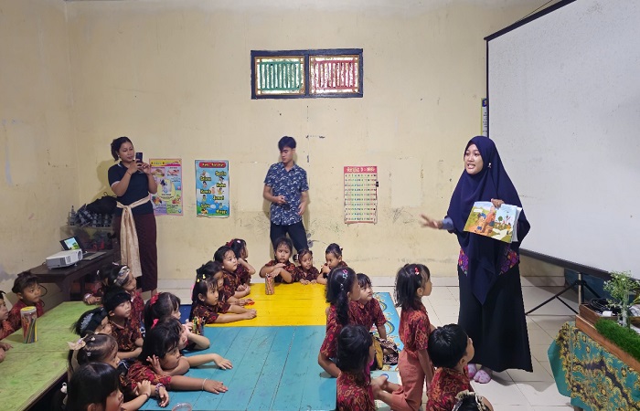Kegiatan &ldquo;PLN Mendongeng&rdquo; di PAUD Kumara Dharma Kerti II, Mengwi, Badung, belum lama ini.