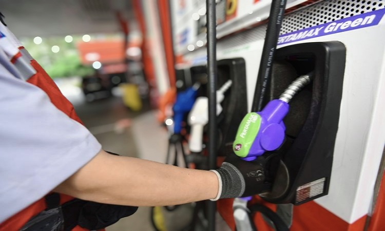 Ilustrasi, pencampuran etanol dalam Bahan Bakar Minyak (BBM) kembali menjadi sorotan setelah adanya penolakan dari SPBU swasta terhadap base fuel Pertamina yang mengandung 3,5 persen etanol.