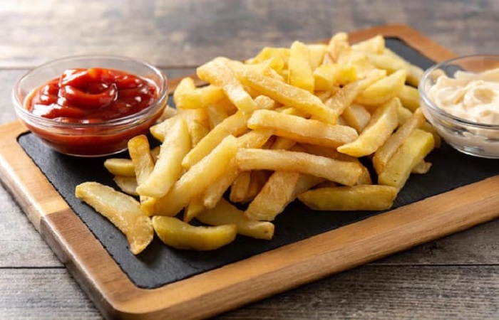 Penelitian terbaru menunjukkan bahwa pola makan ala junk food ternyata tidak hanya berdampak buruk pada berat badan dan jantung, tetapi juga dapat merusak fungsi otak.