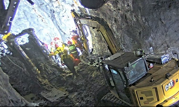 Pencarian korban insiden longsor material basah di area Tambang Bawah Tanah Grasberg Block Cave (GBC) milik PT Freeport Indonesia (PTFI) resmi dihentikan.