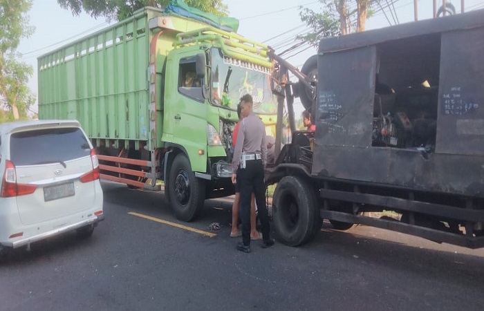 Tiga truk yang terlibat kecelakaan di Jalan Denpasar- Gilimanuk, kemarin.
