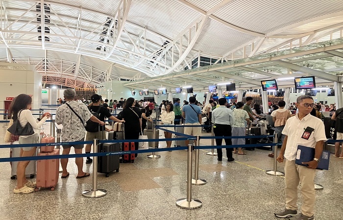 Aktivitas di bandara internasional I Gusti Ngurah Rai sempat heboh karena listrik padam.