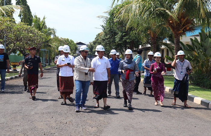 Kunjungan kerja Pemkab Buleleng ke PLTGU Pemaron belum lama ini. Mereka meminta agar pembangkit listrik itu tak tutup mata dengan keluhan kenyamanan masyarakat sekitar.
