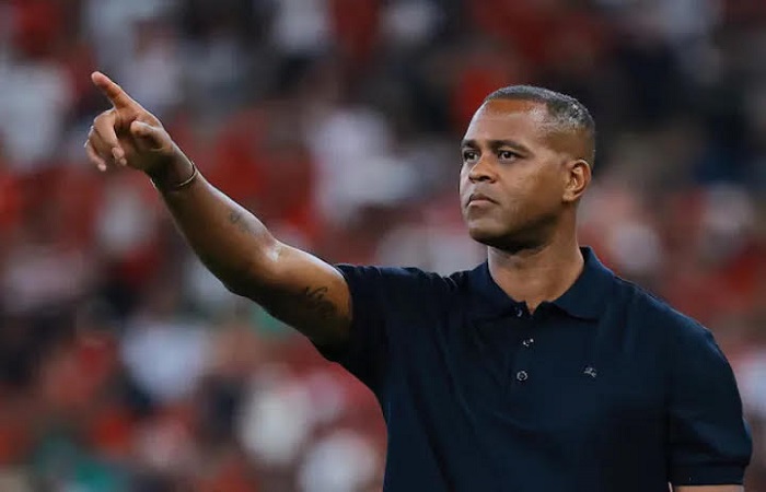 Patrick Kluivert saat melatih di Timnas Indonesia.