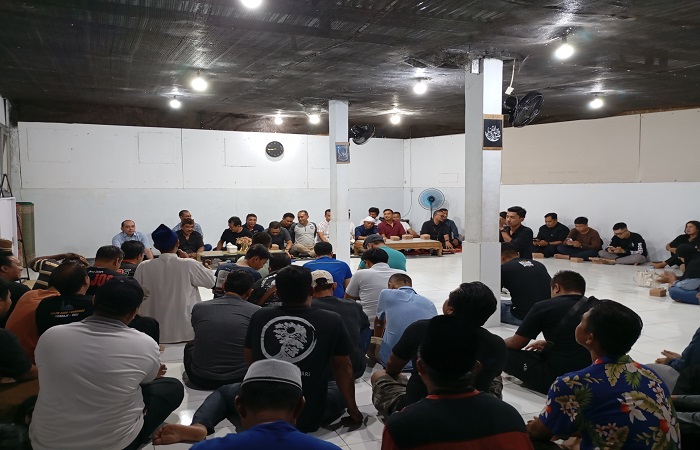 Suasana mediasi antara warga dan manajemen PLN yang dipimpin wakil bupati Buleleng. Muncul kesepakatan pengoperasian PLTD dan PLTGU Pemaron dari pukul 07.00-19.00 Wita.