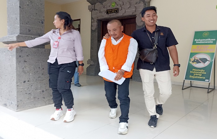 Kasus korupsi dana APBDes Jegu, Penebel, Tabanan, dengan terdakwa I Gede Putu Pastika Wisnama, 37, mulai bergulir di Pengadilan Tipikor Denpasar.