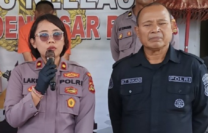 Kapolsek Denpasar Barat, Kompol Laksmi Trisnadewi W., S.H., S.I.K., dan Kasi Humas Polresta Denpasar Kompol I Ketut Sukadi memberikan keterangan terkait tewasnya mahasiswa Unud.