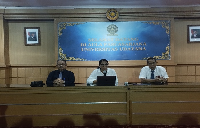 Pihak Universitas Udayana menggelar konferensi pers di Denpasar terkait kematian salah satu mahasiswanya yang diduga jadi korban bullyng sesama mahasiswa, Senin (20/10) kemarin.