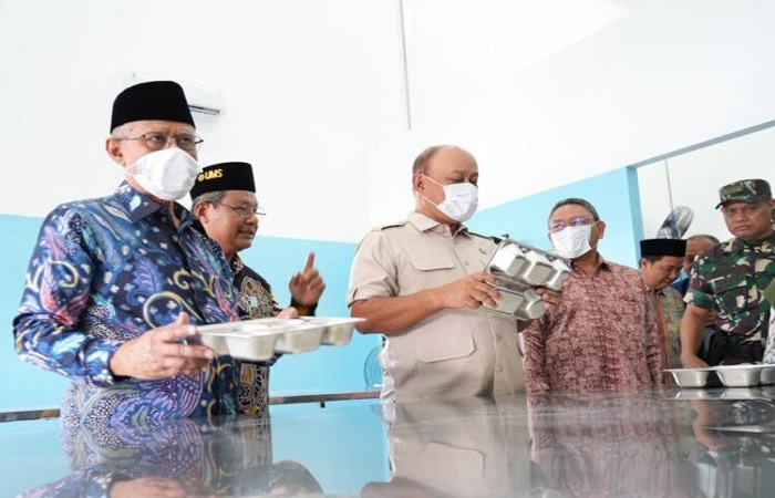 Ketua Pimpinan Pusat Muhammadiyah Prof Haider Efendi Tinjau Program Makan Gratis Muhammadiyah.