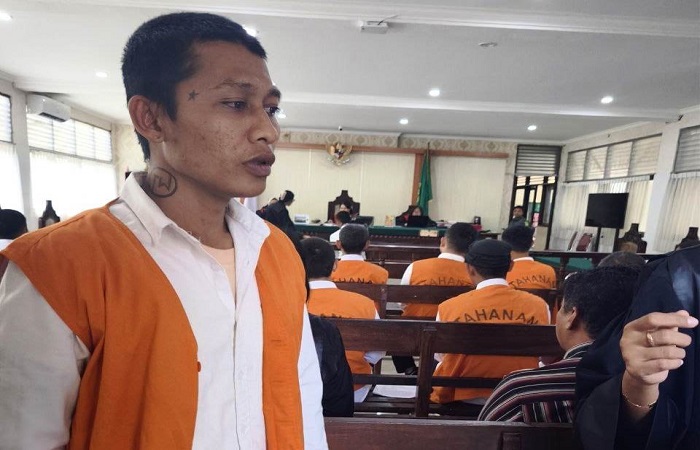 Novan Adi Ariyanto usai menjalani sidang di PN Denpasar, Selasa (4/11). Dia diketahui sebegai spesialis curi motor.