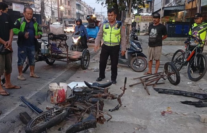 Pengemudi becak motor, Risma, tewas usai tertabrak mobil Lexus yang melaju kencang di Jalan HM Yamin, Kota Medan pada Sabtu (1/11/2025) lalu.
