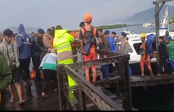 Tim gabungan Polda Bali menyelamatkan puluhan nyawa penumpang kapal yang kandas di perairan Selat Bali, Selasa 11 September 2025 sekitar pukul 14.30 WITA.