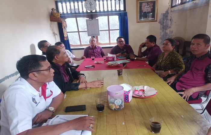 Rapat koordinasi dengan para koordinator LPD masing-masing kecamatan bersama LPLPD dan BKS-LPD pada Rabu (12/11). Dalam pertemuan itu, mereka mengklaim LPD di Buleleng bangit.