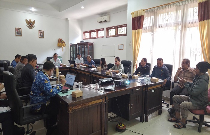Rapat dengar pendapat OPD dengan Komisi II DPRD Buleleng. Perangkat daerah diminta menyesuaikan program, pasca perubahan dana BKK Badung.