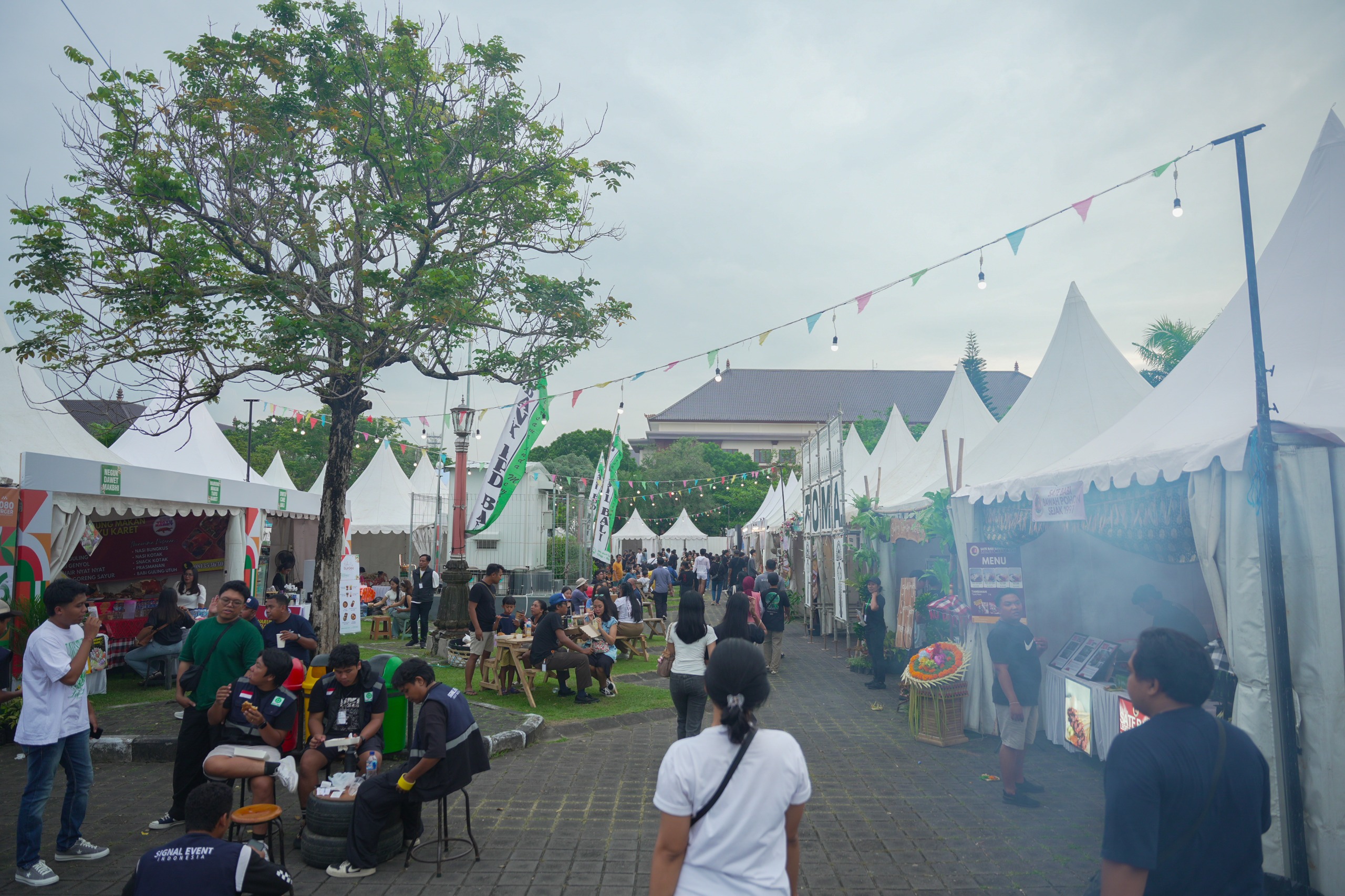 UMKM: Perayaan Mangucita HUT ke-16 Kota Mangupura Kabupaten Badung melibatkan 104 UMKM yang berhasil mencatat transaksi Rp 1,2 miliar yang berlangsung 22&ndash;23 November 2025.