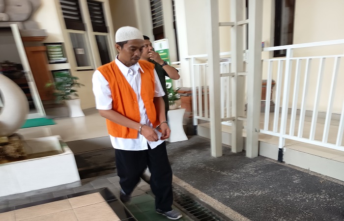 Agus Soleh usai menjalani sidang di PN Denpasar, Kamis (27/11) kemarin.