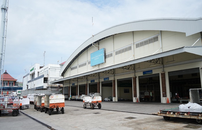 Terminal Kargo Bandara I Gusti Ngurah Rai. Di akhir tahun ini, pengiriman ke luar negeri melonjak.